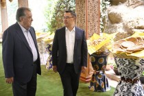 روسای جمهور تاجیکستان و قرقیزستان، امامعلی رحمان و صدر جپاراف از بوستان سرای حومه‌ شهر دوشنبه موسوم به “تکاب” بازدید کردند