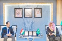 سفیر تاجیکستان با دبیر کل فدراسیون اتاق‌های بازرگانی عربستان سعودی دیدار و گفتگو کرد