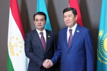 رستم امامعلی، رئیس مجلس ملی مجلس عالی جمهوری تاجیکستان با ارلان کوشانوف، رئیس مجلس پارلمان جمهوری قزاقستان دیدار و گفتگو کرد