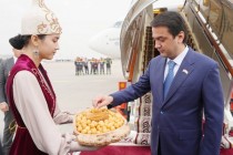رستم امامعلی با سفر کاری وارد بیشکک شدند
