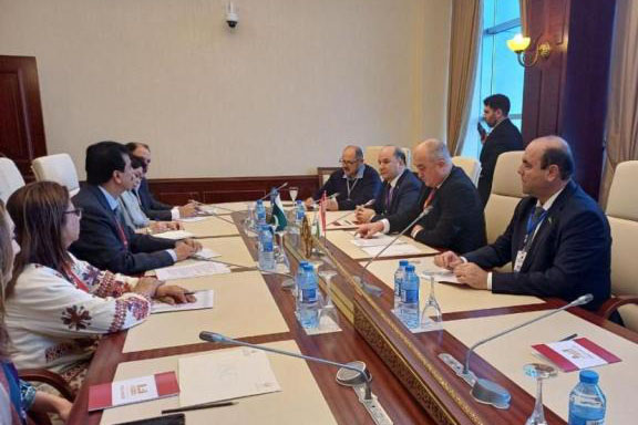 Mulokoti-F.-Idizoda-bo-chonibi-Pokiston