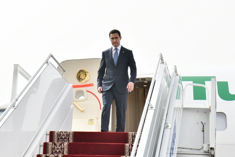 Prezident-Turkmenistana-Serdar-Berdymuhamedov-pribyl-v-Tadzhikistan-s-vizitom-1