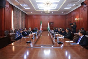 Mashvarat-oi-siyos-miyoni-To-ikiston-va-Eron-dar-sha-ri-Dushanbe