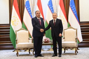 Prezidenti-um-urii-To-ikiston-Emomal-Ra-mon-bo-Prezidenti-um-urii-Uzbekiston-SHavkat-Mirziyoev-mulo-ot-namudand