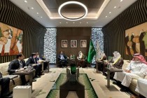 مسائل مربوط به توسعه همکاری در بخش صنایع بین تاجیکستان و عربستان سعودی مورد بحث قرار گرفت