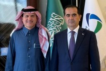 سفیر تاجیکستان با رئیس مشترک شورای بازرگانی تاجیکستان و عربستان سعودی دیدار و گفتگو کرد