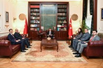 سفیر تاجیکستان با استاندار آنکارا دیدار و گفتگو کرد