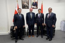 هیئت تاجیکستان با نمایندگان مؤسسات مالی بین‌المللی تأثیرگذار در لندن ملاقات کرد