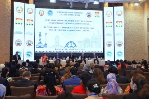Dar-Dushanbe-Forumi-IV-bajnalmilalii-Navr-zi-Dushanbe-me-vari-robita-oi-far-angiyu-sajyo-barguzor-shud-2