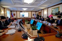 سفیر تاجیکستان با فرماندار منطقه لنینگراد روسیه ملاقات کرد