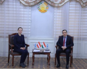 Voh-r-_bo_safiri_Avstriya_dar_To-ikiston