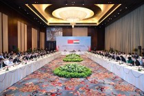 امامعلی رحمان، رئیس جمهور جمهوری تاجیکستان با رهبران و نمایندگان چند شرکت‌ چینی دیدار و گفتگو کردند