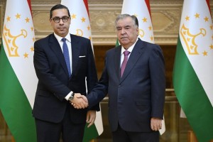 Prezidenti-um-urii-To-ikiston-Emomal-Ra-mon-Vaziri-kor-oi-hori-ii-um-urii-Kipr-Konstantinos-Kombosro-ba-uzur-paziruftand