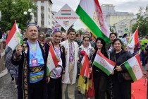 هنرمندان تاجیک در چهارمین جشنواره بین‌المللی تئاتر عروسکی شرکت کردند