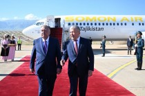 امامعلی رحمان، رئیس جمهور جمهوری تاجیکستان وارد شهر چولپون آتا، جمهوری قرقیزستان شدند
