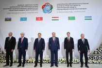 امامعلی رحمان، رئیس جمهور جمهوری تاجیکستان در نشست مشورتی غیررسمی سران کشورهای آسیای مرکزی و آذربایجان شرکت کردند
