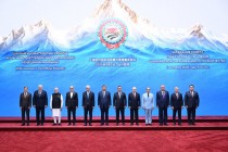 امامعلی رحمان، رئیس جمهور جمهوری تاجیکستان، در نشست شورای سران کشورهای عضو سازمان همکاری شانگهای با نام “25 سال سازمان همکاری شانگهای: تقویت ثبات، گسترش همکاری برای توسعه مشترک آینده” شرکت کردند