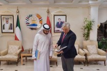 سفیر تاجیکستان در کویت با نادر الوصیر، نویسنده کویتی، دیدار و گفتگو کرد