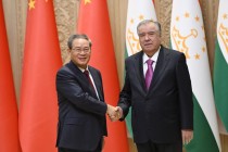 امامعلی رحمان، رئیس جمهور جمهوری تاجیکستان با لی شیانگ، نخست وزیر شورای دولتی جمهوری خلق چین دیدار و گفتگو کردند