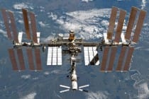 НАСА: астронавты досрочно завершили выход в космос из-за воды в шлеме