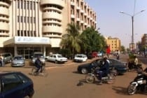 СМИ: из отеля в Уагадугу выведены 12 заложников