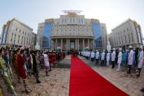 Лидер нации открыл медицинский комплекс «Истиклол» в городе Душанбе