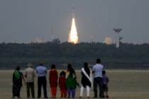Индия запустила ракету с 20 спутниками на борту