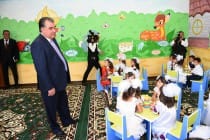 Глава государства в Нурабадском районе открыл детский сад «Зебунисо» на 140 воспитанников
