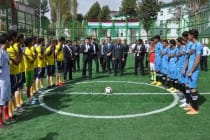 В Рогуне и Гиссаре открыли новые футбольные площадки