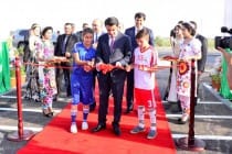 Рустам Эмомали открыл новые поля для мини-футбола в Курган-Тюбе и Дангаре