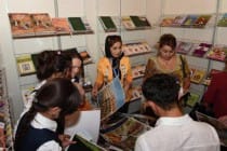 Таджикские книголюбы советуют на следующий год организовать выставку-продажу книг