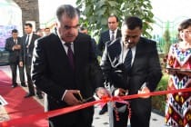 Президент страны Эмомали Рахмон в Гиссаре открыл Торгово-бытовой центр «Сироджиддин»