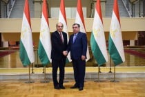 Лидер нации Эмомали Рахмон принял спецпредставителя ЕС по Центральной Азии Питера Буриана