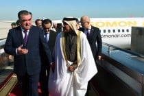 Лидера нации Эмомали Рахмона встретили в Международном аэропорту города Дохи