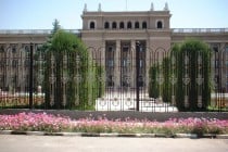 В Душанбе состоялась девятая внеочередная сессия Маджлиса народных депутатов города Душанбе пятого созыва