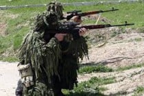 Снайперы 201-й военной базы отработали поражение малозаметных целей на горном полигоне в Таджикистане
