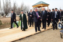 Президент страны Эмомали Рахмон дал старт началу посева хлопчатника в Бабаджан Гафуровском районе