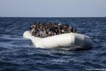 В Черном море у берегов Румынии задержали судно с 87 мигрантами