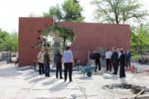 Посол России в Таджикистане посетил памятный мемориал А. Мироненко в столице