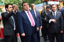 Президент страны Эмомали Рахмон ознакомился с ходом ремонта и реконструкции дорог по улицам Саидкула Турдиева и Хамида Махмудова города Душанбе