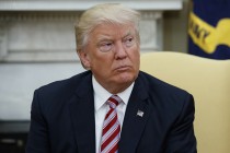 WSJ: Трамп может уволить пресс-секретаря и других отвечающих за коммуникации сотрудников