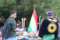 Выставка национальных музыкальных инструментов Республики Таджикистан в честь празднования Дня Шашмакома в Анкаре