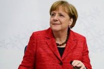 Меркель призвала страны Персидского залива к диалогу для решения по Катару