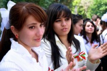 В Таджикистане свыше 124-х тысяч выпускников покинут стены школ