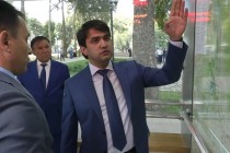 В Душанбе презентовали первую образцовую остановку общественного городского транспорта