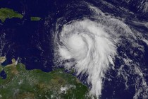 Ураган «Мария» в Атлантике ослаб до тропического шторма
