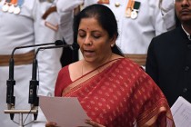 Новым министром обороны Индии стала женщина