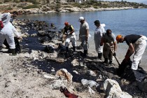 Ущерб от разлива мазута в море в Греции может составить 500 миллионов евро