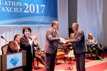 220 слушателей окончили Школу профессионального и непрерывного образования в Таджикистане