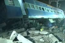 Три человека погибли в результате схода с рельсов поезда в Индии